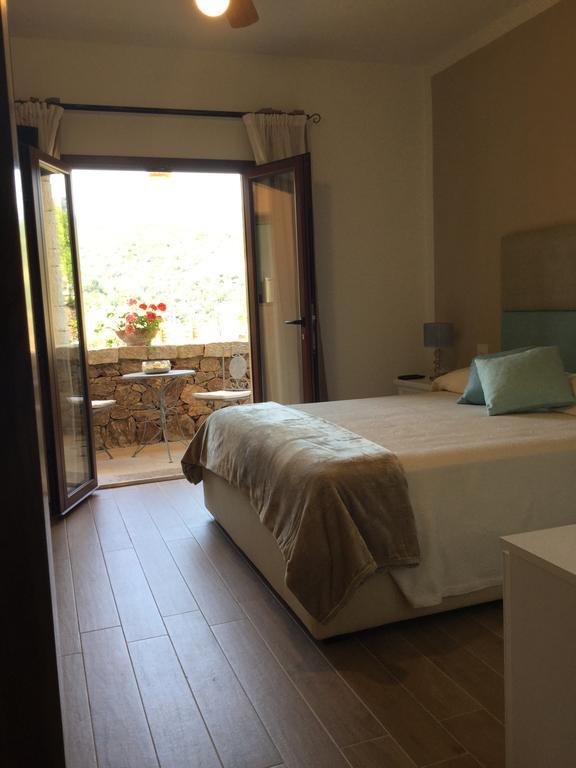 Bed and Breakfast Il Giardino Di Daniela à San Teodoro  Extérieur photo