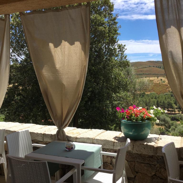 Bed and Breakfast Il Giardino Di Daniela à San Teodoro  Extérieur photo